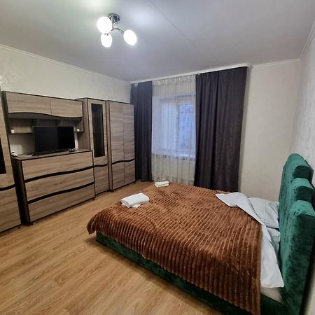 Port City Apartment Lutsk Exterior photo